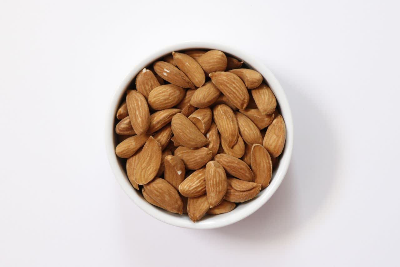 فروش بهترین و تازه ترین بادام مامایی سایز a4